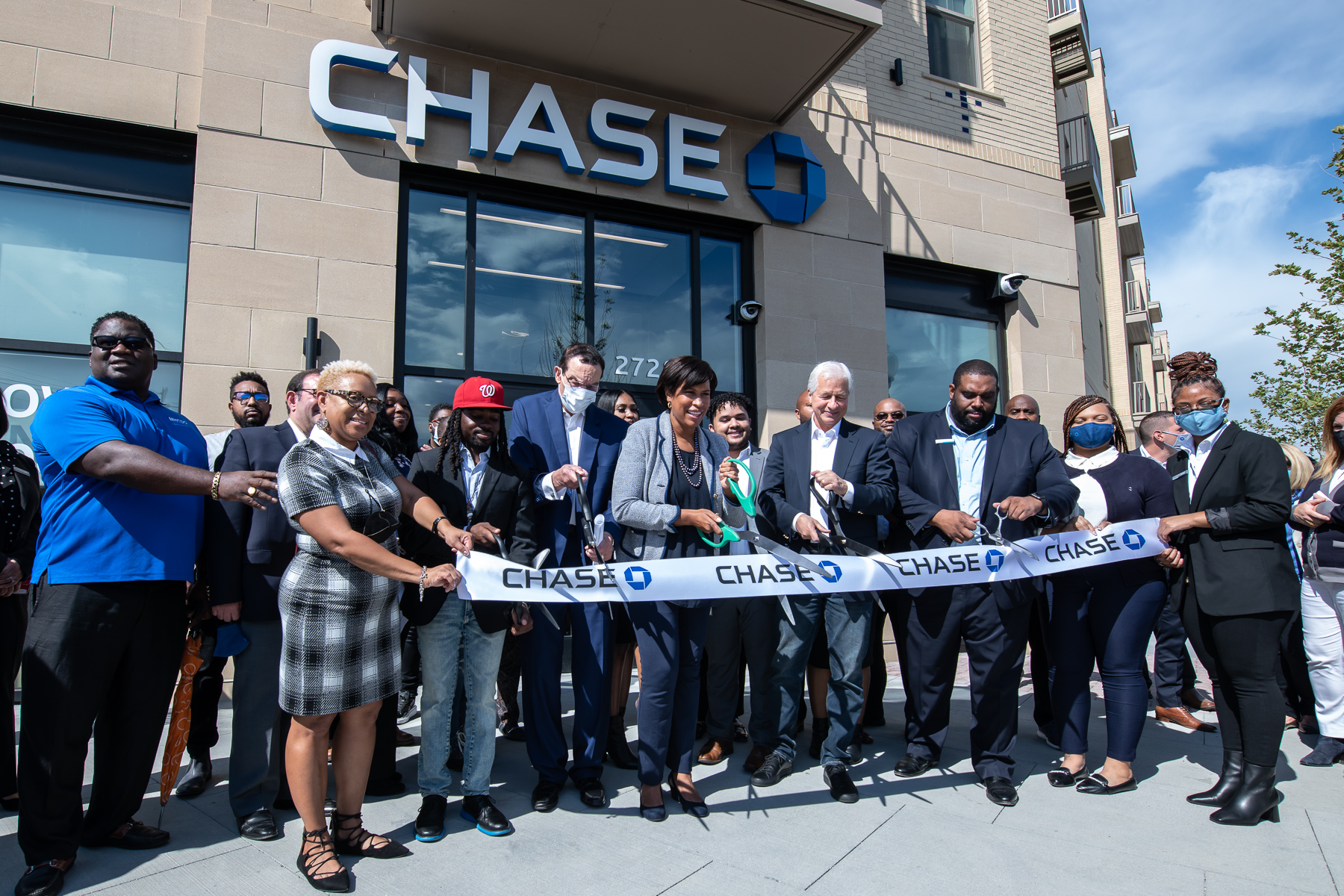 Chase Opens Innovative Branch In Skyland Town Center